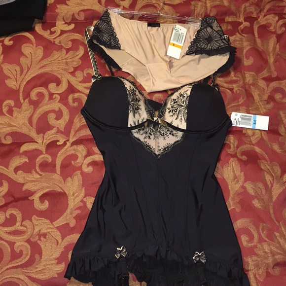 FELINA LACE NWT BRA CORSET & PANTY SET GARTER both pieces WOWWWWW SEXY